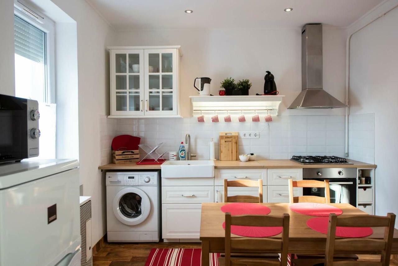 Viola Family Apartman Free Parking Pécs Kültér fotó